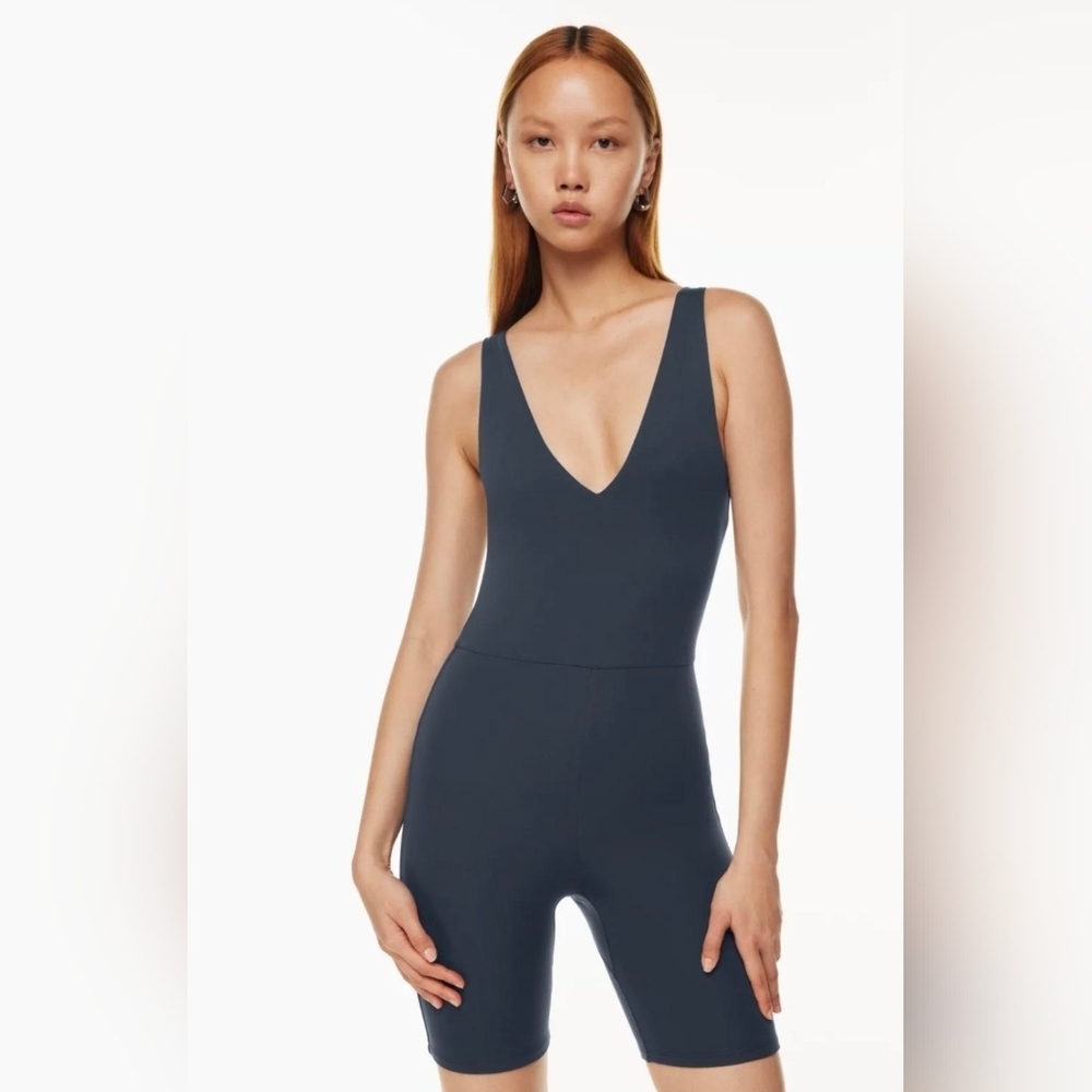 Babaton Contour V-neck Romper
